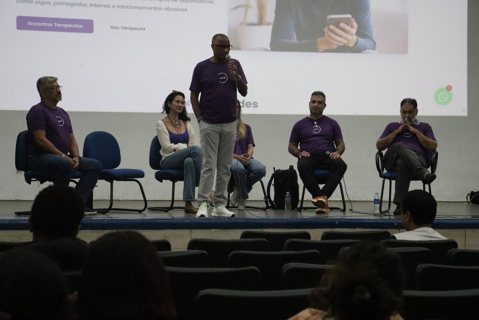 Apresentação sobre prevenção em ambiente educacional