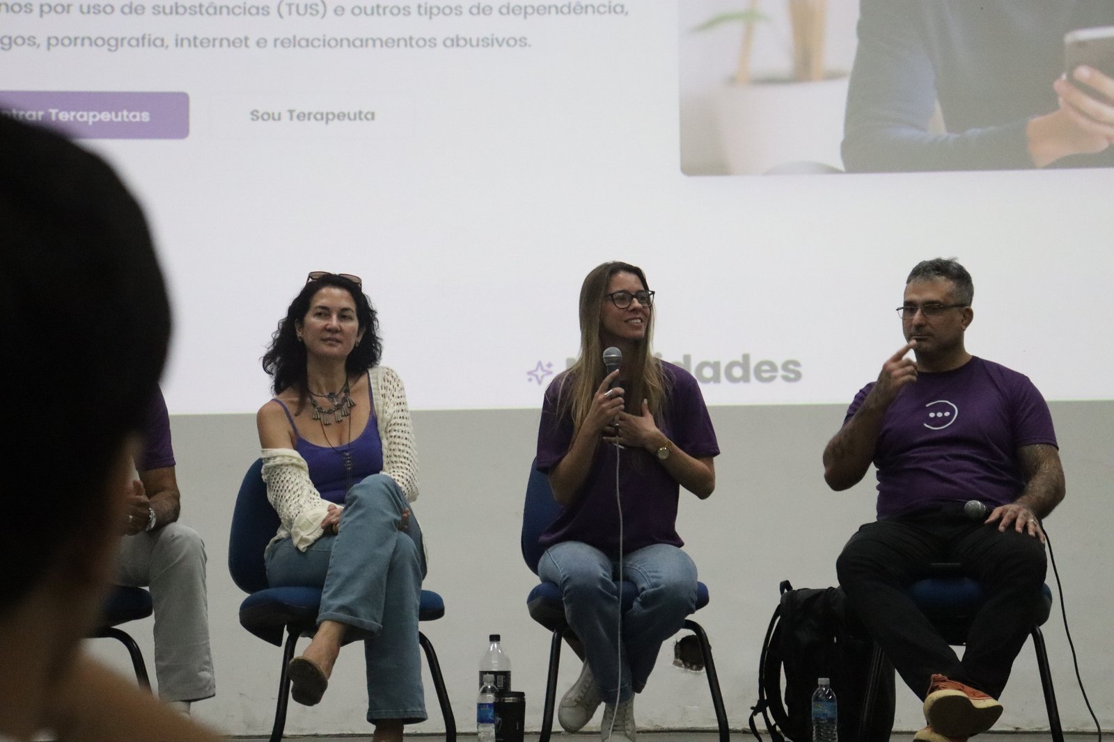 Mesa redonda sobre prevenção ao uso de drogas